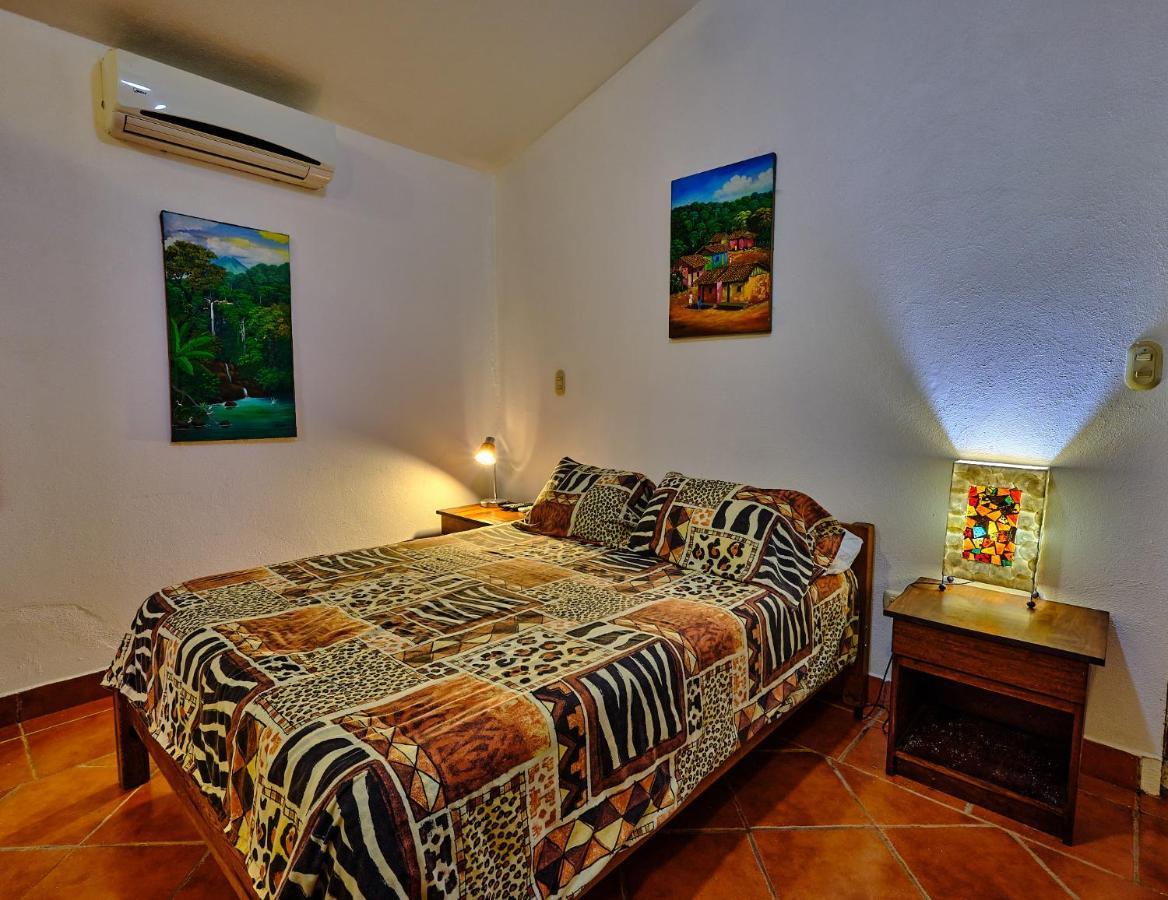 Casa Smilin' Dog Apartment Tamarindo Bagian luar foto